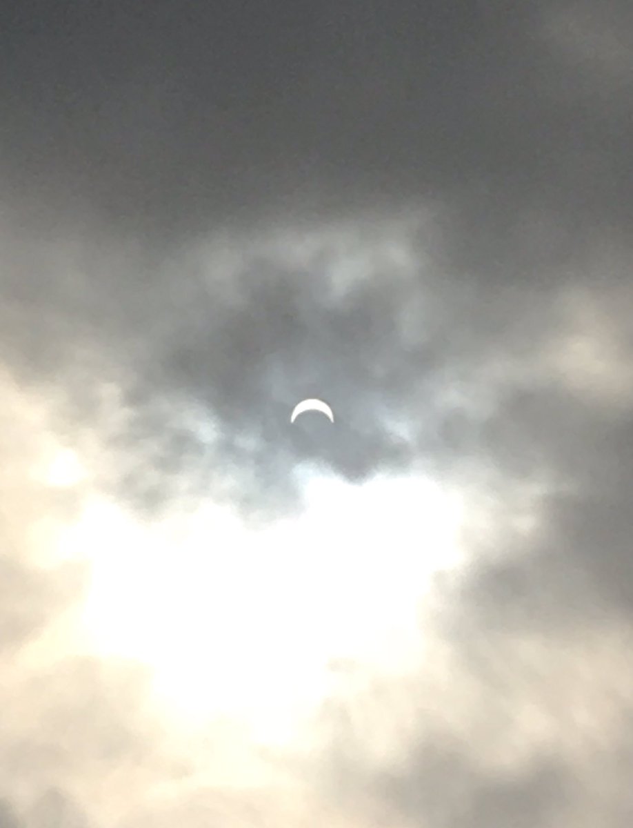 itsPlanty's tweet image. [ Light cloud cover let me get these photos!!! ] #eclipse17 #eclipseday2017