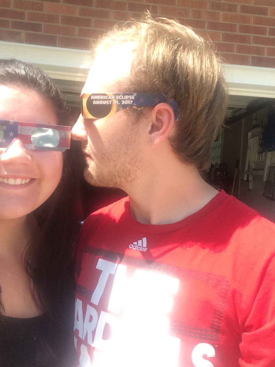 aflickinger17's tweet photo. Solar eclipse day! https://t.co/XgEkTAhIPi