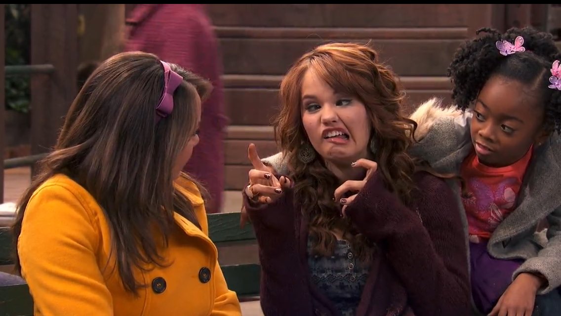 seminabk's tweet photo. There are two types of girls @DebbyRyan https://t.co/Epm3jdMtBL