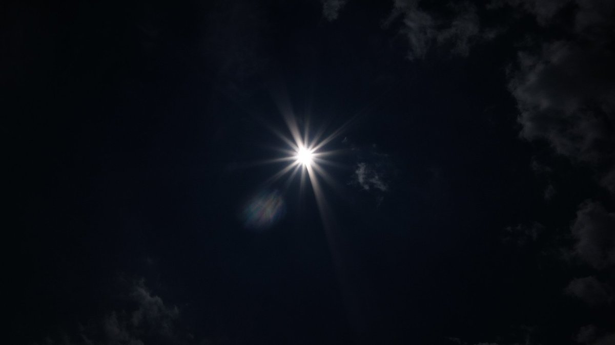 JohnReefer's tweet image. #2017solareclipse May we all take a moment to reflect, connect, refocus, and stand up for science and each others as humans!