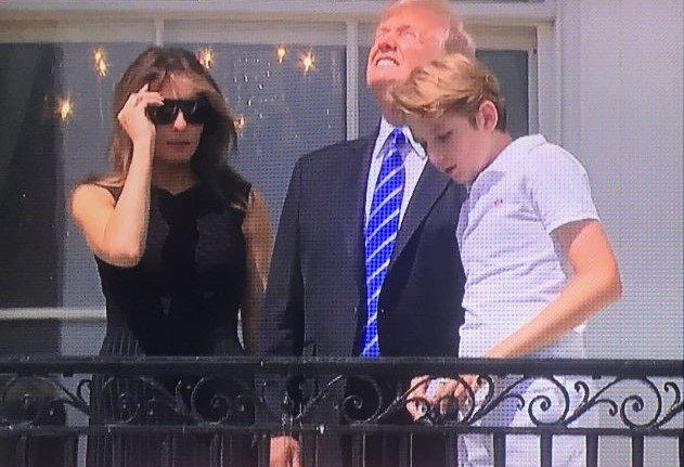 Thorcipher's tweet photo. Ladies and Gentlemen, your President of the United States, watching the #SolarEclispe2017 

smh https://t.co/ca3cU4yi6e