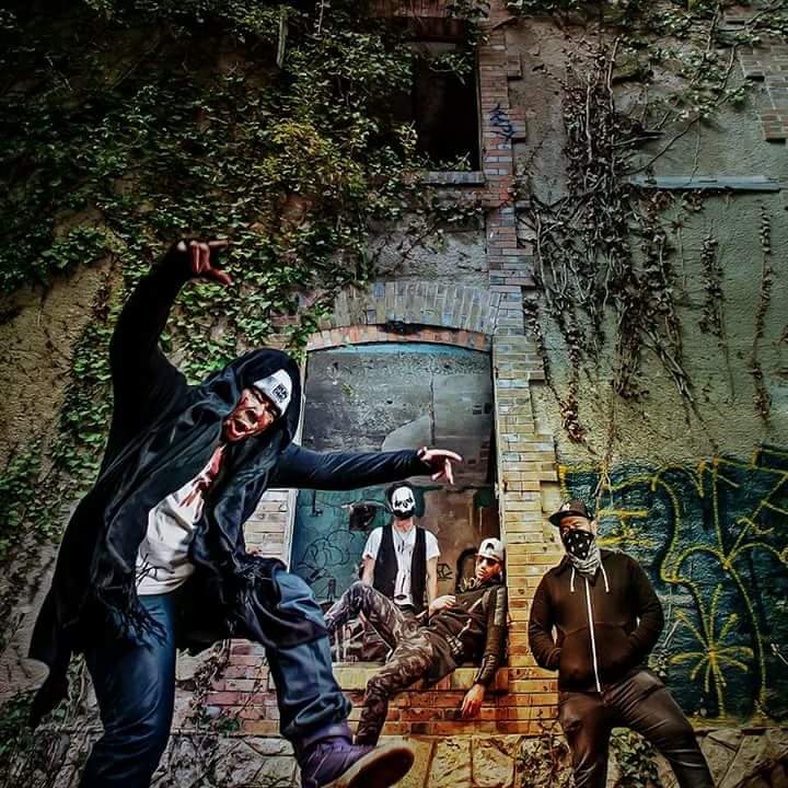 vincentds3's tweet photo. New clip of wild mighty freaks early september ( for fans of Hollywood undead, papa roach) 
Follow us on Facebook instagram snapchat... https://t.co/nSr1maODCf