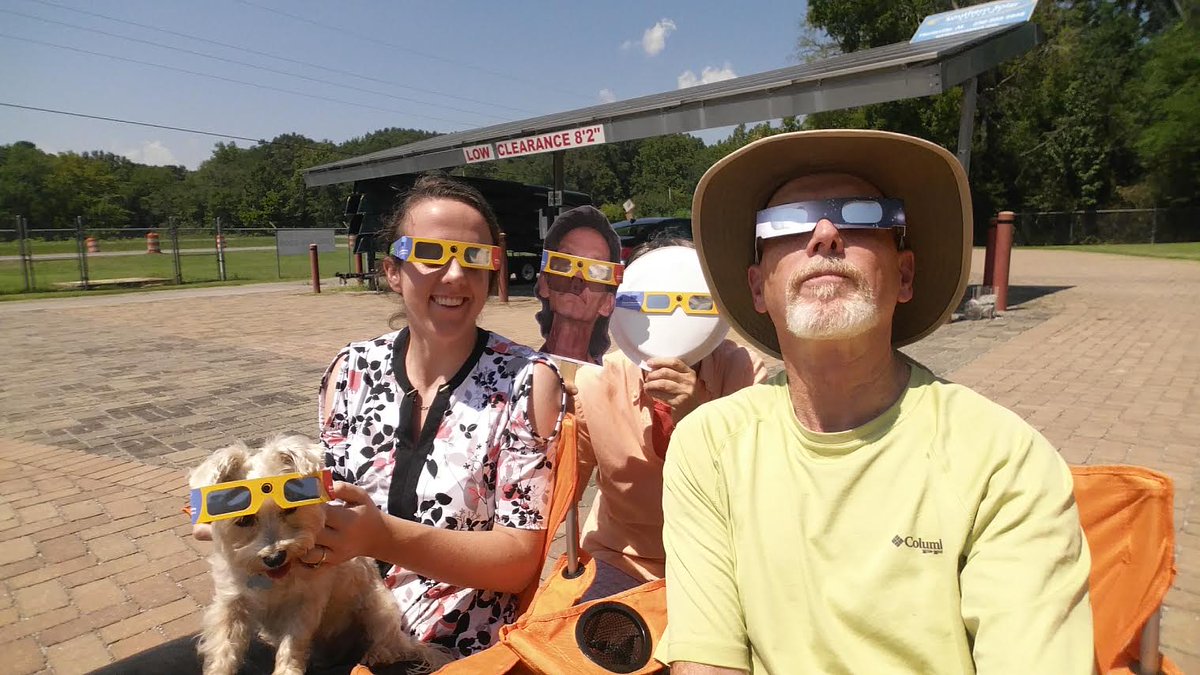 WaterWorksEDU's tweet image. We hope you enjoyed the eclipse too! #waterweupto #Eclipse2017 #EclipseSolar2017 #MondayMotivation #office #MondayFunday