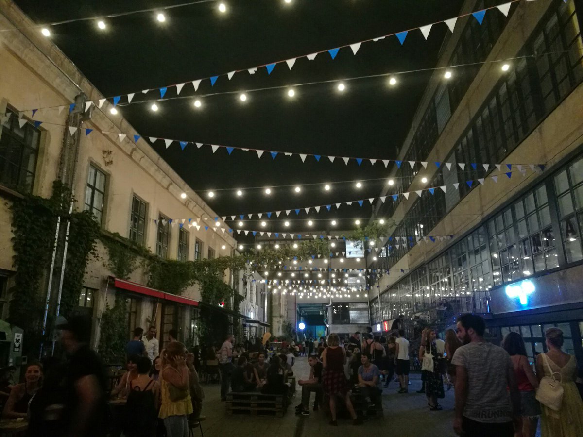 AndreyCDro's tweet photo. Fabrika Tbilisi outside. Минску не хватает такого места. А его реально есть где сделать https://t.co/DpPRZpm2EB
