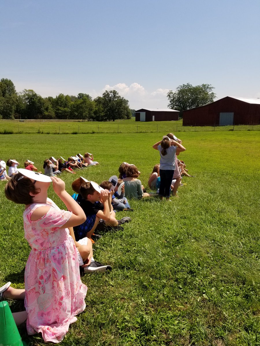 msthomas92's tweet photo. Had a blast viewing the #Eclipse2017 #hcsleadingtheway https://t.co/EkNlfEf8Qg