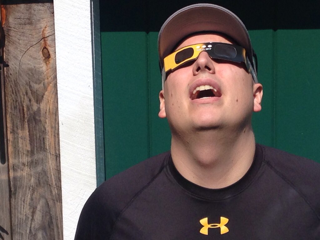 _Takedown's tweet image. Eclipse time with the old man