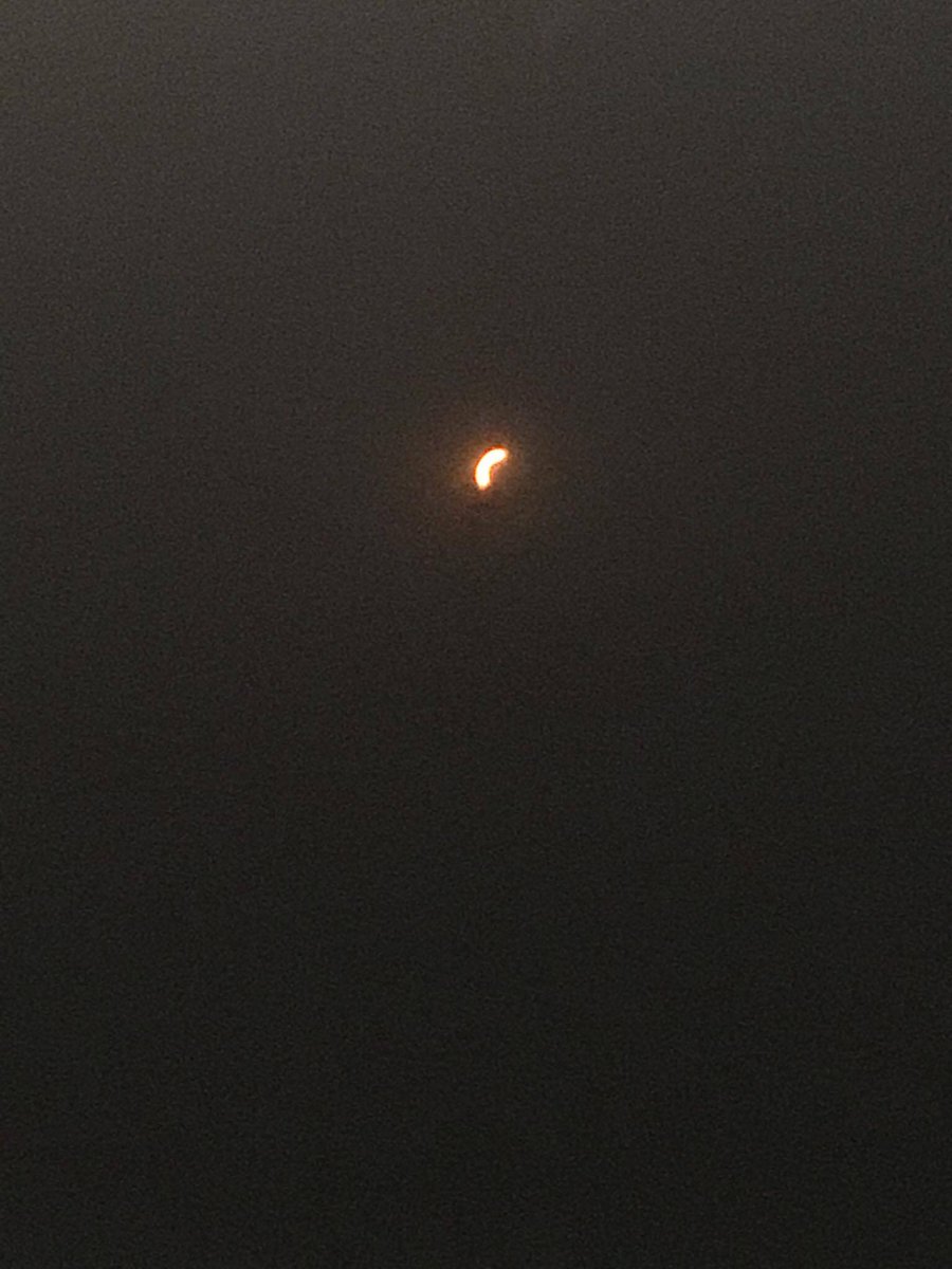CrownePlazaLou's tweet photo. This is our view of the eclipse from the Crowne Plaza Louisville. Tag us in your photos #Eclipse2017 #kyeclipse https://t.co/FHB52yHSAR