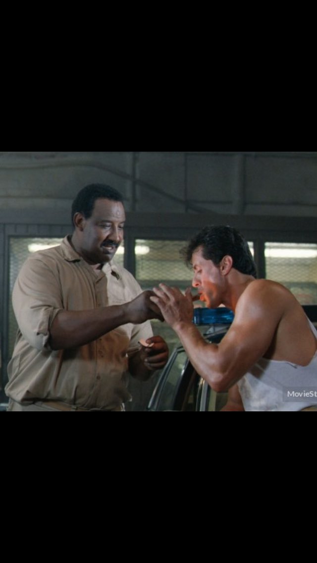 markmanmachine's tweet photo. Frank MacRae did it better in Lock up in '89 #eclipse #SolarEclipse #slymoviesmakeeverthingbetter #lockup #frankmcrae https://t.co/zMt7M1oP9O