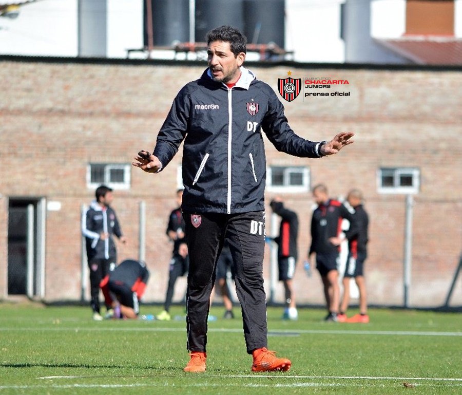 ChacaOficial's tweet photo. #AsíTrabajaChacarita @gatocoyette durante el entrenamiento de hoy en el #Polideportivo #Pasión #JuntosSomosMejores @MatiiPrinc https://t.co/0YsHCvBzpG