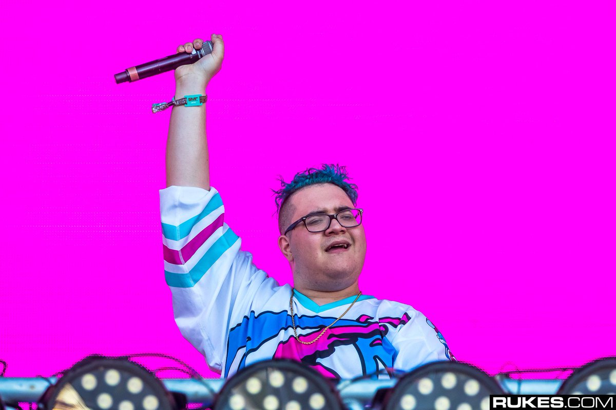 .@SlushiiMusic Unveils "Slushmello" Helmet V2 - Photos: youredm.com/2017/08/21/slu… https://t.co/fdebUdqfkm