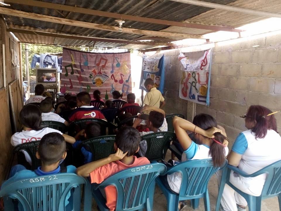 dhardyceli3's tweet photo. Distrito Anaco @avoranaco  
 #SantiagoMariño dijo presente en la escuela bíblica de vacaciones #Adventistas #Anaco @dhardyceli3 😌 https://t.co/ygYBDa4gHe