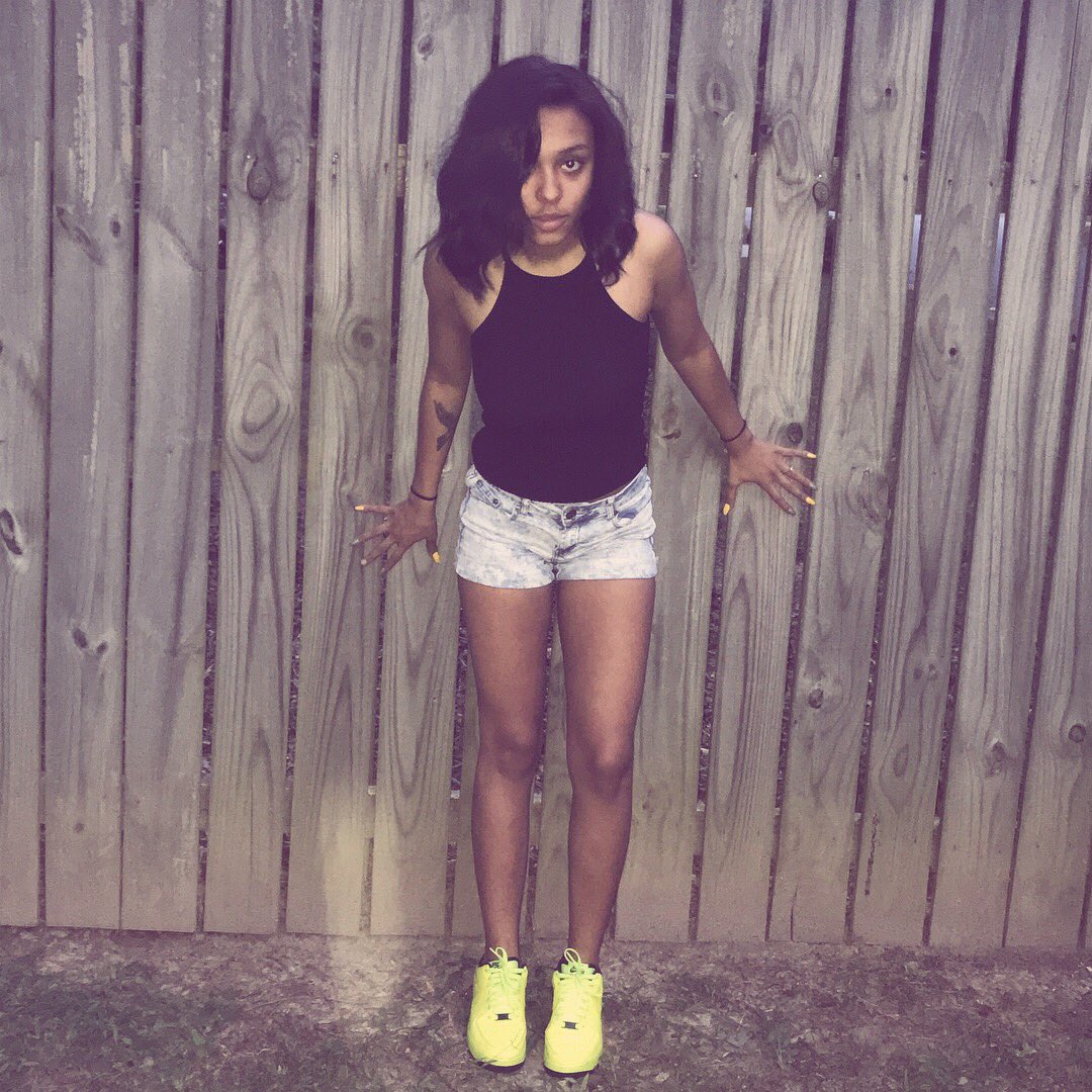 iamtatydagod's tweet photo. hello im taty n im here to break the internet 🙂🤷🏽‍♀️#lightskinbreaktheinternet https://t.co/4yzIrIMslx
