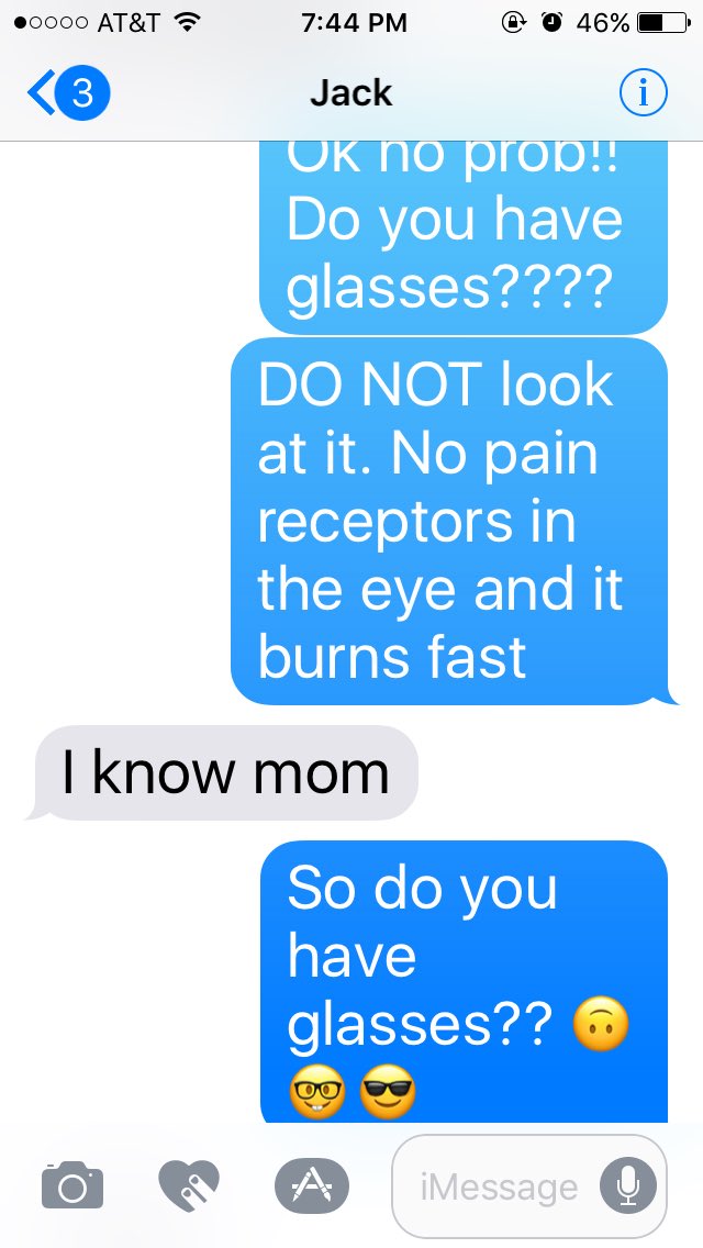 shortsandlongs's tweet image. Anyone else have this text exchange today? And yes. I&apos;m the mom. #momtexts #eclipse17