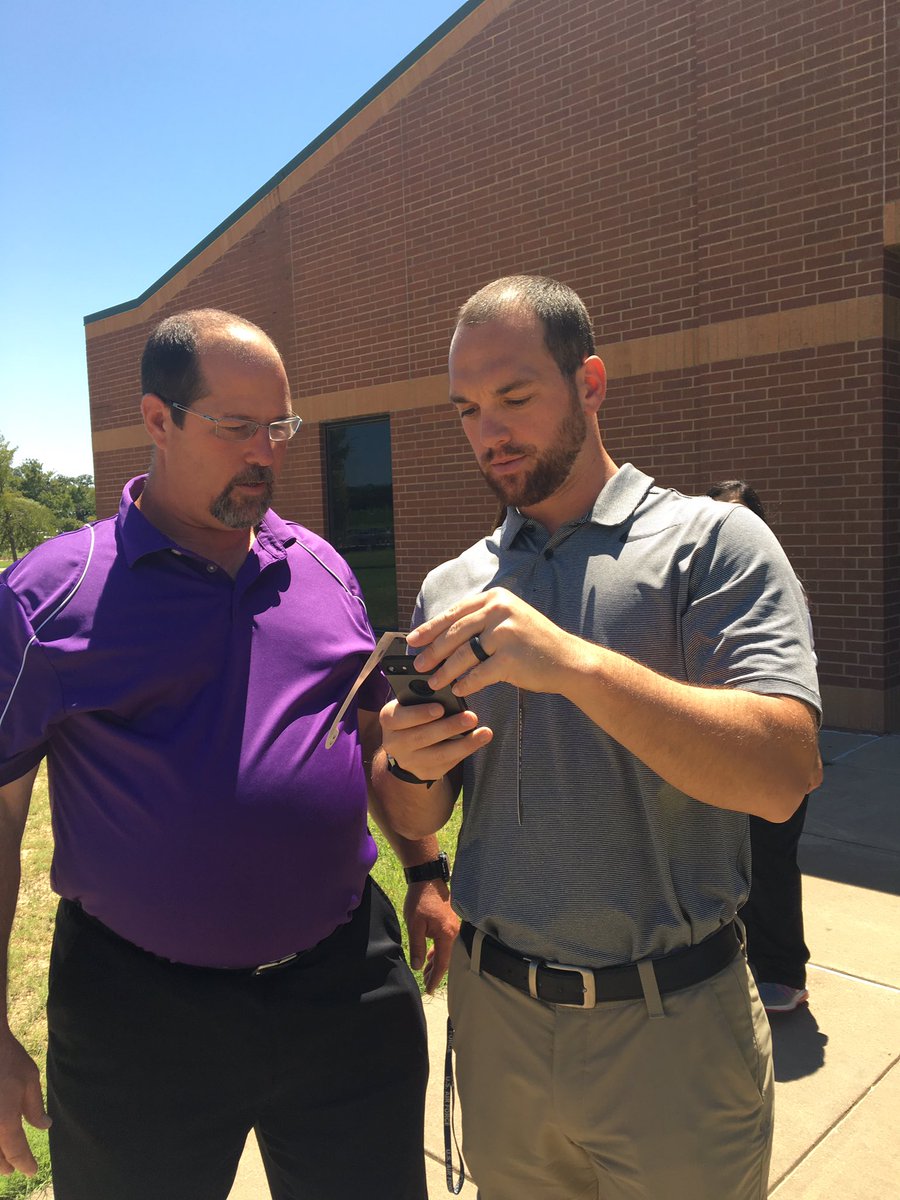 GHS_Ditto's tweet photo. Just doing a little eclipse watching during lunch! @AMSpirates @AMS_McCarthy @MrsGilmerELA #TotalEclipseOfTheHeart lol https://t.co/NkMLJyNIx6