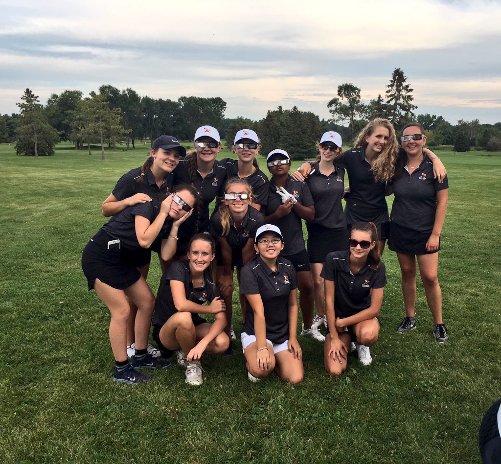 PeggyGierhart's tweet photo. Crusaders eclipsing at Yahara. #brightfuture #ehsgolf #wihsgolf https://t.co/rmwPPaXGh5