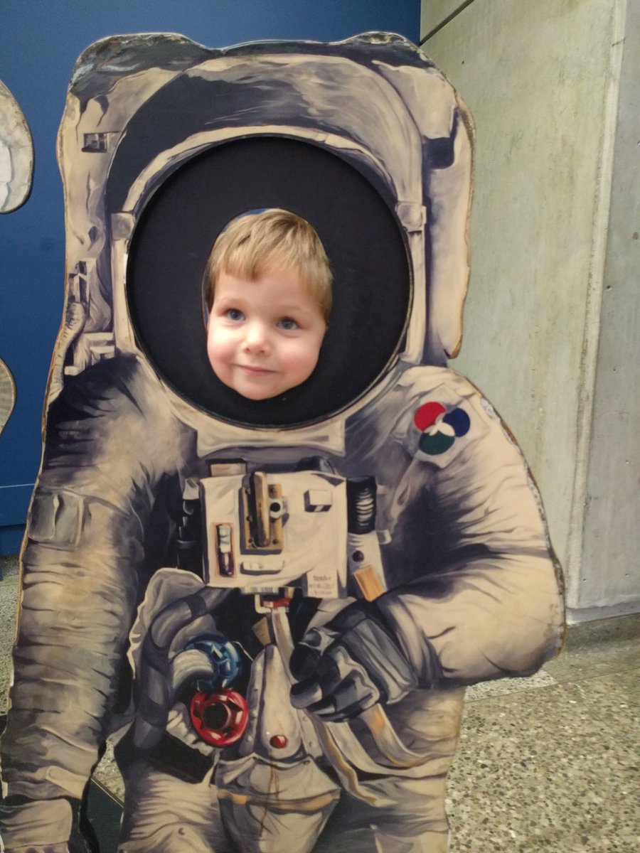 smithwithclass's tweet image. Today was an awesome #SolarEclispe2017 day at the @OntScienceCtr! #SeeingIsLearning #SPACE!!!!!