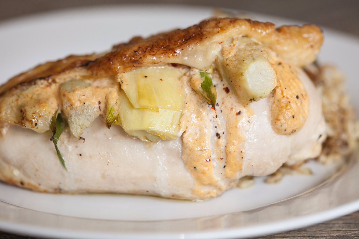 CHEVOOlife's tweet photo. Succulent Chicken stuffed with Chili & Lemon CHEVOO and Scallions! #InfusedChèvre #InfusedOil #MarinatedCheese #CHEVOOlife https://t.co/oiuXPB2Po4