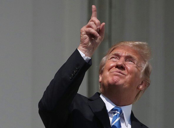 jintrification's tweet image. @realDonaldTrump demonstrating his intellect (or lack there of) as he looks at the solar eclipse without solar eclipse glasses #Eclipse2017