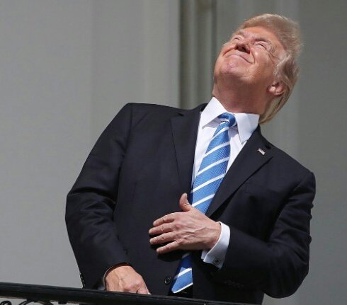 jintrification's tweet image. @realDonaldTrump demonstrating his intellect (or lack there of) as he looks at the solar eclipse without solar eclipse glasses #Eclipse2017