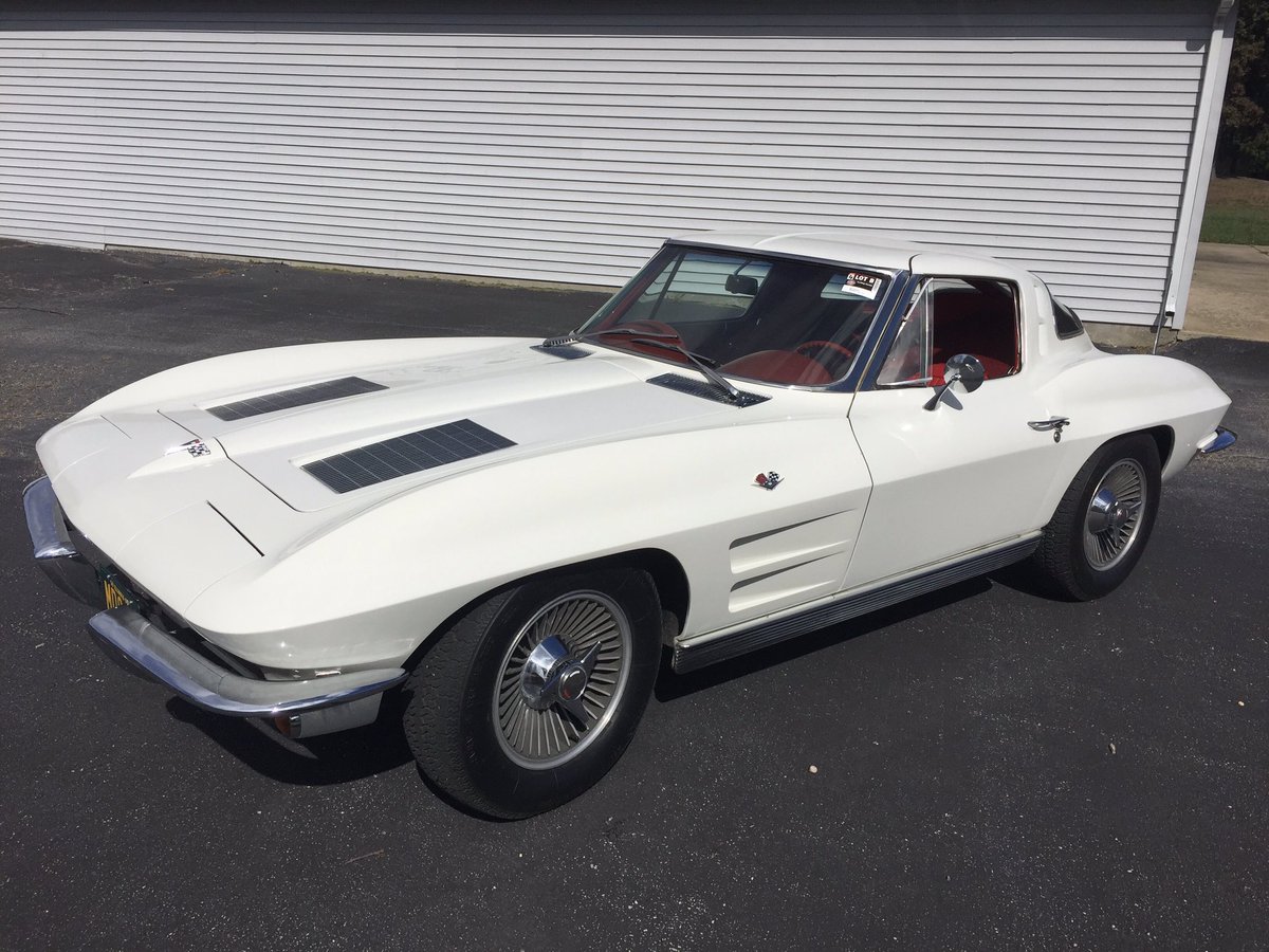 sgccars's tweet photo. Amazing 1963 Split Window Corvette. Original 327/340hp &amp; 4sp. 60,xxx miles, unrestored original. $109,900 https://t.co/PO6pTRU0tT #Corvette https://t.co/R0napWYm8k