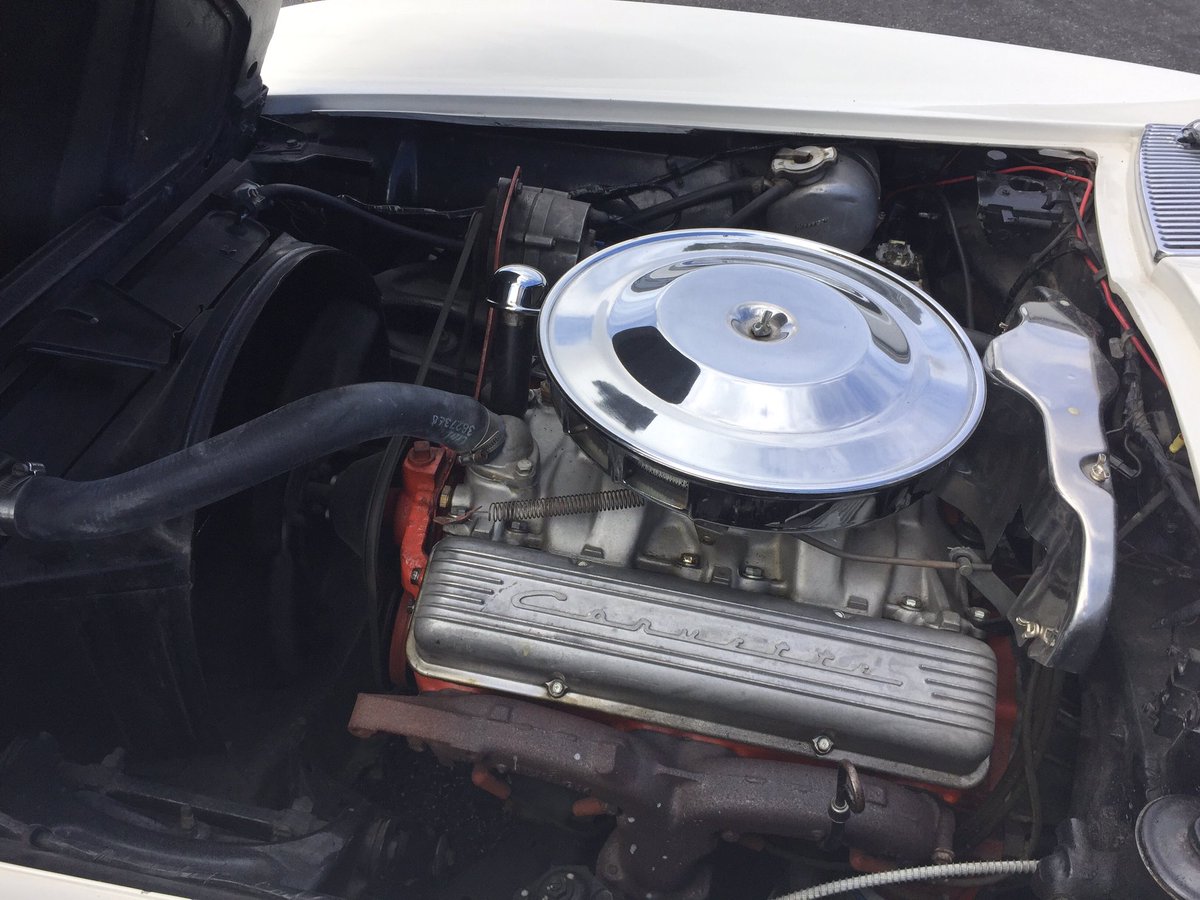 sgccars's tweet photo. Amazing 1963 Split Window Corvette. Original 327/340hp &amp; 4sp. 60,xxx miles, unrestored original. $109,900 https://t.co/PO6pTRU0tT #Corvette https://t.co/R0napWYm8k