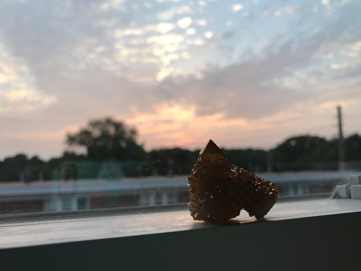 quirky_quartz's tweet photo. #sunsetquartz with the #sunset ☺️ https://t.co/ew6lUXIbNP