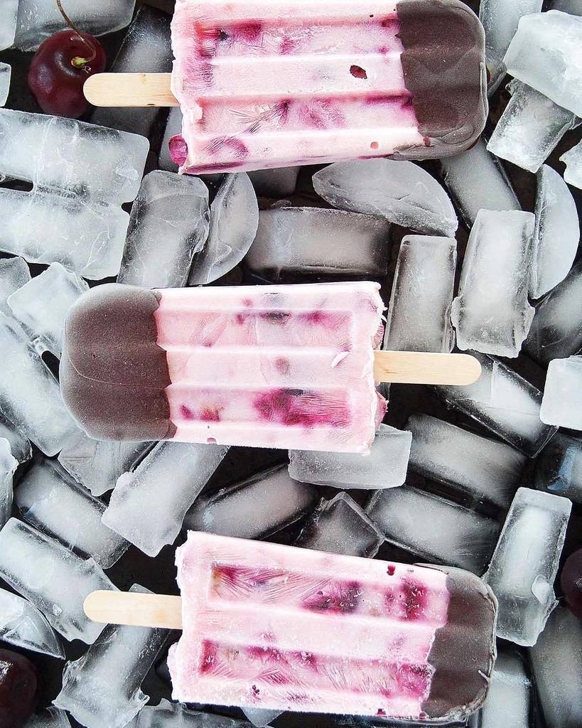 WindyCityBlogCo's tweet photo. We could go for one of these roasted cherry vanilla yogurt popsicles right about now @imhungrybynature! #WCBCEats… https://t.co/ffl32RoRnf https://t.co/WZpiwkRXAt