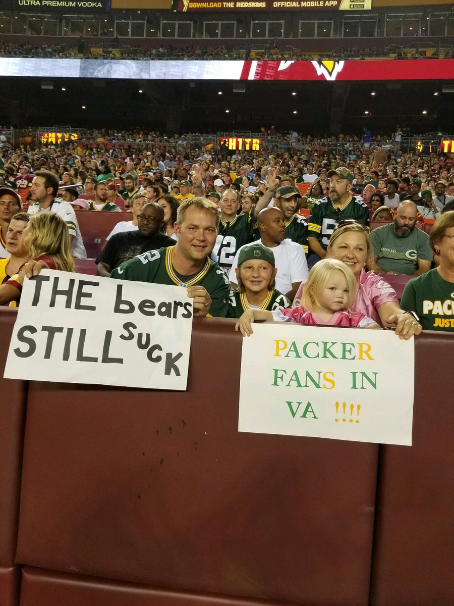 joshmastin's tweet photo. @JordyRNelson @tae15adams @packers @DBak69 @haha_cd6 @AaronRodgers12 @rcobb18 @ClayMatthews52 no love from camera @ skins game pls retweet https://t.co/ZwS8IzM6g4