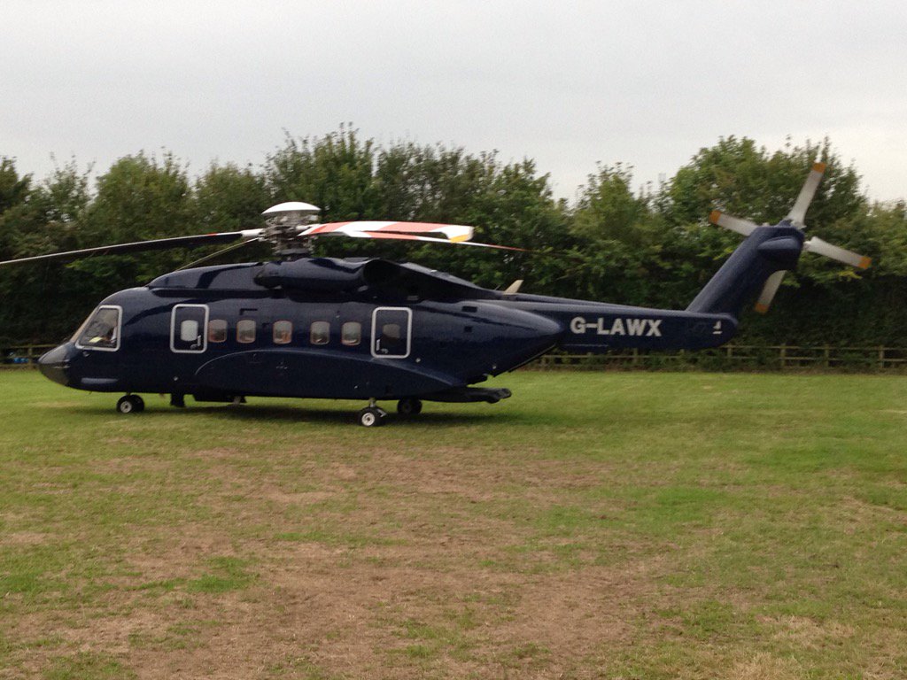 HeliCrewHGS's tweet photo. #VFestival2017 #HylandsPark #Sikorsky_S92 @HeliCrewHGS @_helipad  #Starspeed https://t.co/givOlnjHVV