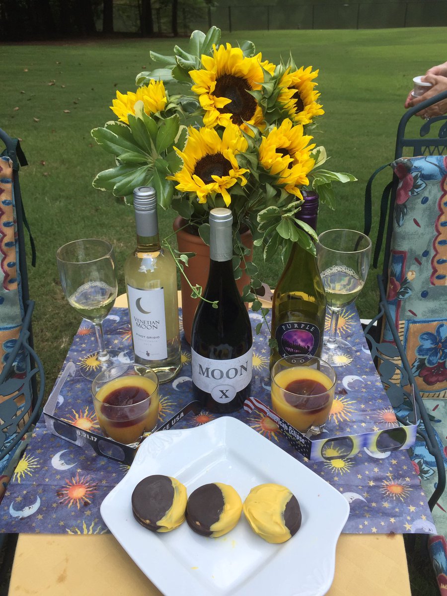 Cwiedema's tweet photo. Celebrating eclipse with Moon wine, Tequila Sunrises, and moon pies in Athens, Ga. #EclipseOn2 https://t.co/xgWIvWYNjC