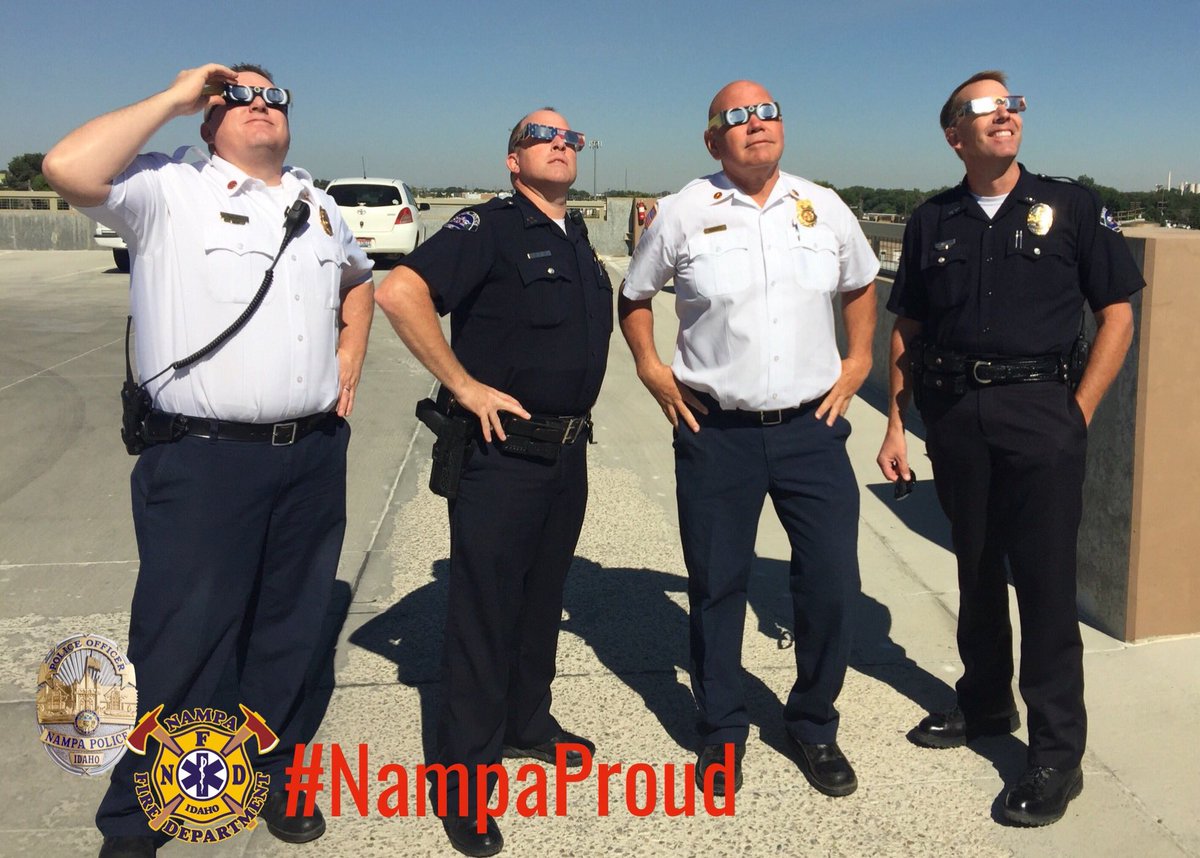 NampaPolice1's tweet photo. Heavy traffic EB I84 through Nampa as everyone travels home from the #SolarEclipse2017 events.
Be Careful! Take off your eclipse glasses! https://t.co/v76xx6VhFi