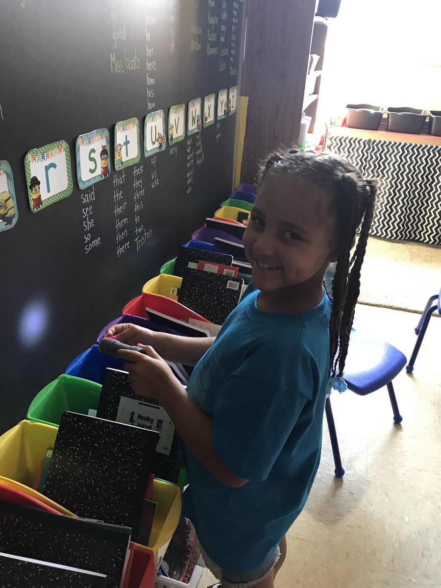 We had so much fun watching the eclipse today and making our own in the classroom! #pkepanthers <a href="/ColumbiaEclipse/">Mike Szydlowski</a>