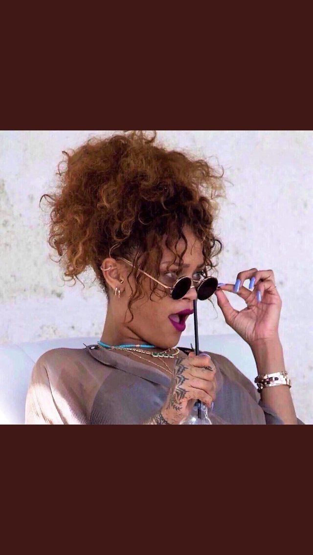 Takomakidslike's tweet photo. Your friend's face *when they found out 3,000 people went to Blair and you didn't find it overwhelming* https://t.co/cQTQz20CJ2