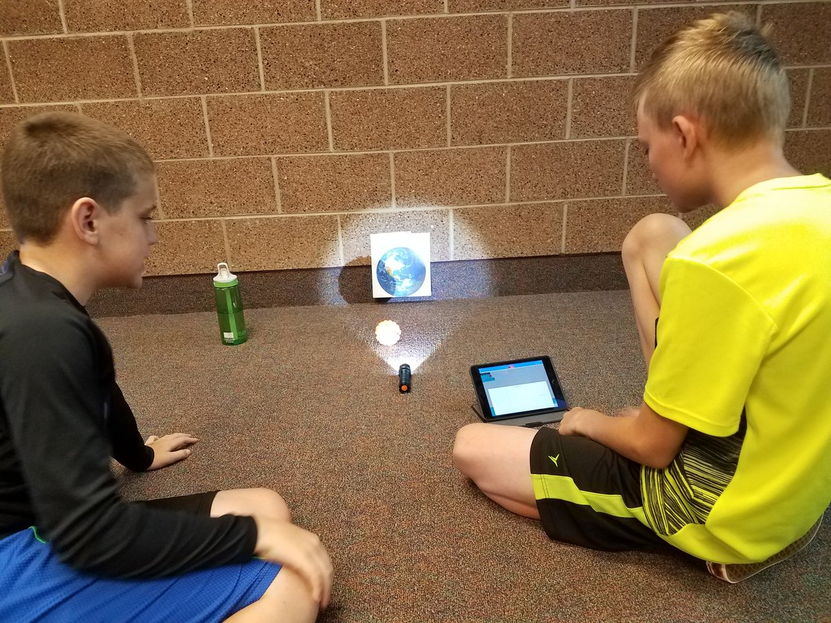 HawksTechnology's tweet photo. Coding Sphero Eclipse!  @LearnWithRauh @SpheroEdu @weldre4edtech https://t.co/LSefJ0qTjD