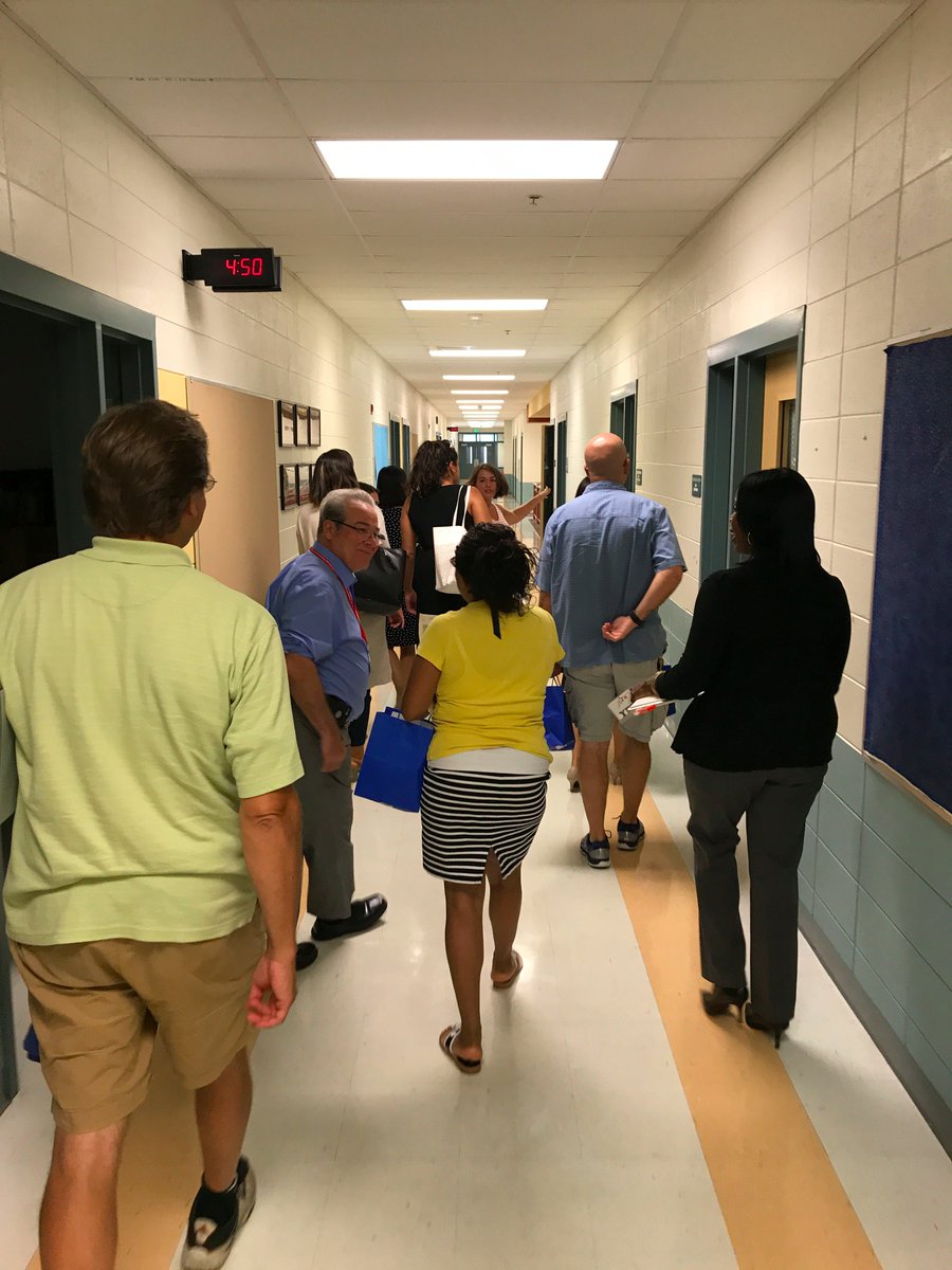 Katie_M_Carter's tweet photo. Met our wonderful group of teachers new to @hcpss_ves for the 17-18 school year. #CelebrateHCPSS #NTO2017 https://t.co/Ge6V5ehSrF