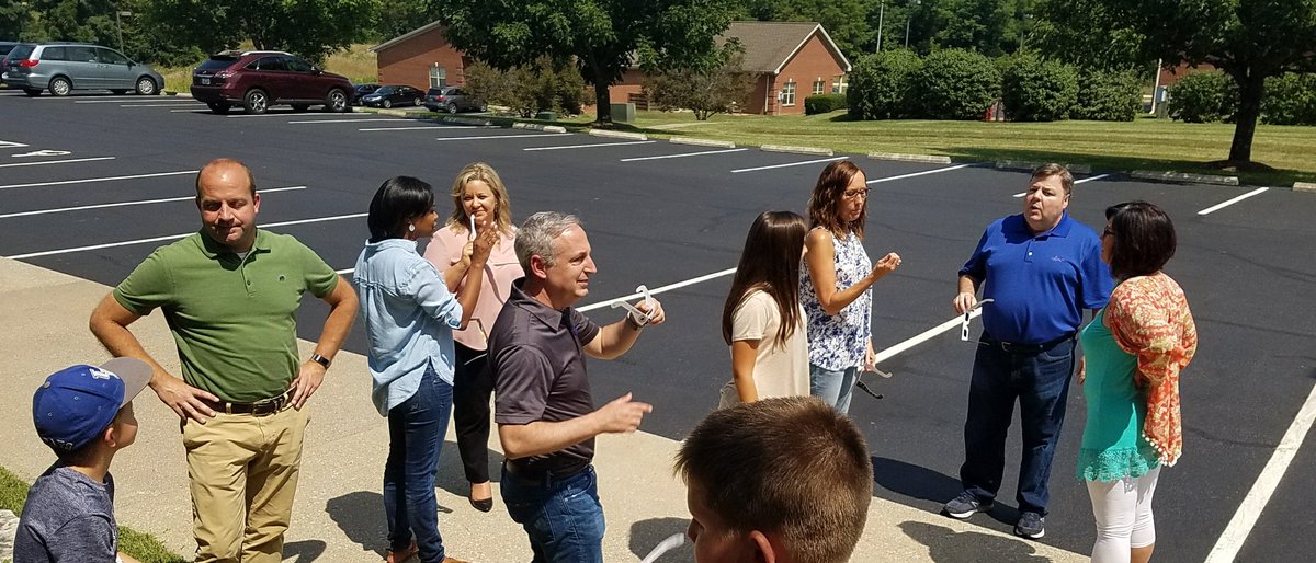 KyExecs's tweet photo. Moonpies and #KyEclipse! That's how we roll @KyChamber. #SolarEclipse2017 https://t.co/8aqYKnYRyb