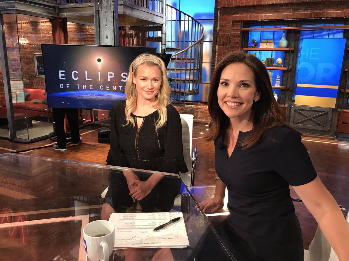 EricaRHill's tweet image. Loved meeting you .@spacewsarah - thanks for indulging my Qs! #eclipse17 #science #STEM