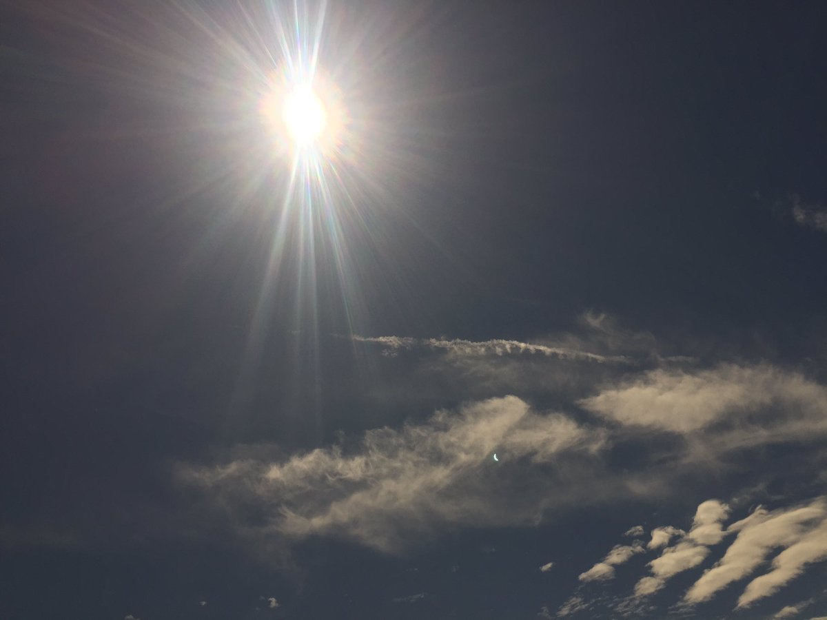 RadioBic's tweet photo. Earlier: Pic taken shortly after watching the coolest part of the #solareclipse, the corona! #unkeclipse @UNKearney @Y102krny @KQKYFM https://t.co/JFN0Baw2TQ