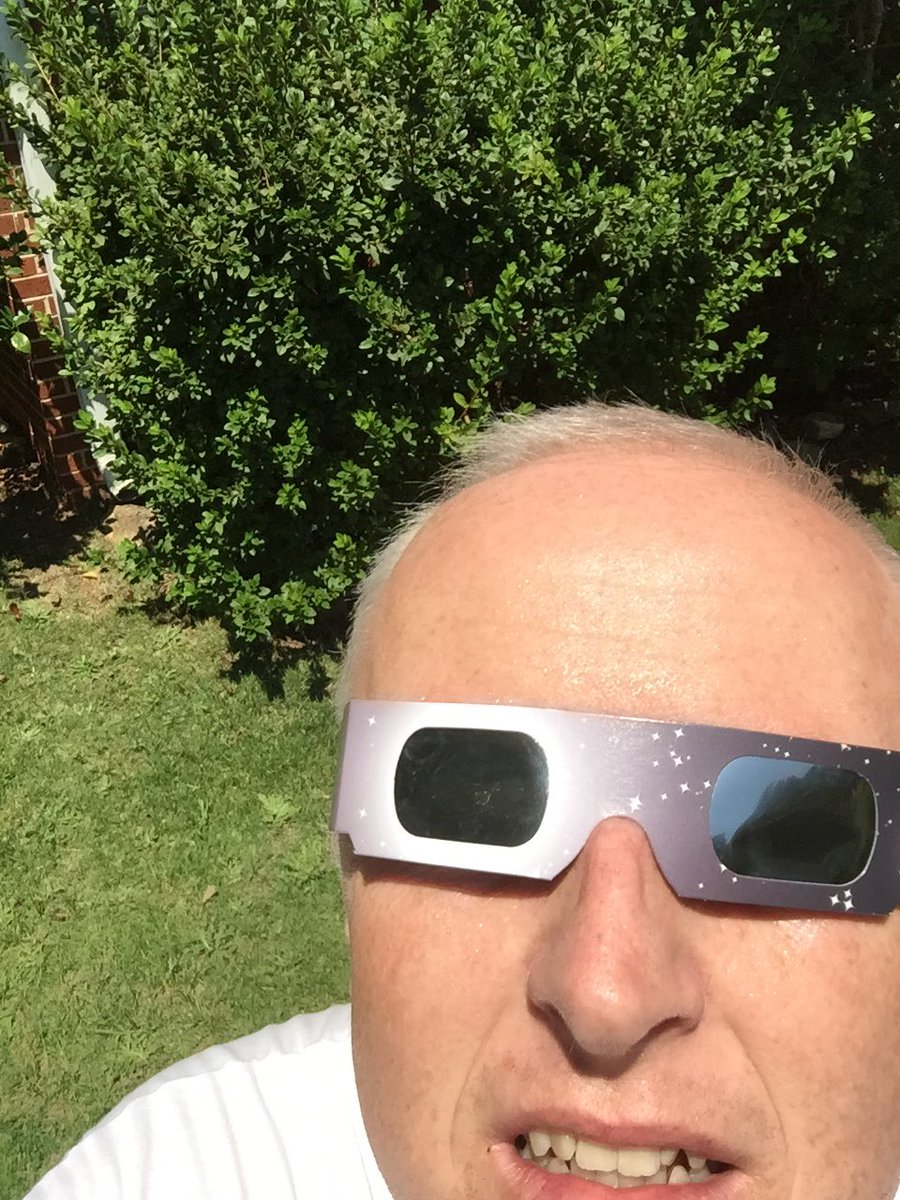 driddle_AU's tweet photo. Science geeks...Measuring temp & light intensity #AlabamaScienceInMotion, #AUSIM, #SolarEclipse2017, #AMSTIWorks https://t.co/oP6oQl9ZVo
