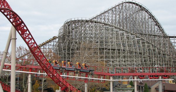 FunTripsVaca's tweet photo. Top Theme Parks for National Roller Coaster Day: Enjoy #NationalRollerCoasterDay #Travel https://t.co/EOLFD1ck38 https://t.co/yldVptbobh