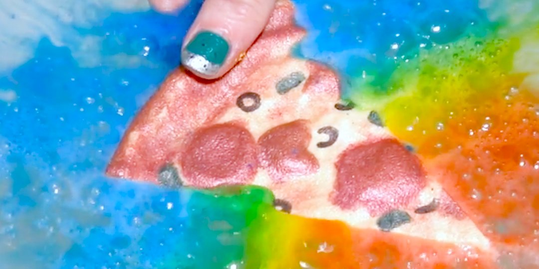 embosswebworks's tweet photo. This is a pizza bath bomb https://t.co/RDdZRmBNO9 #businessinsider #digitalagency https://t.co/W4pDaiOht9