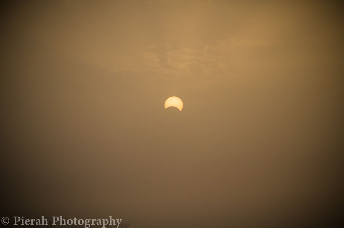 Pierah71's tweet photo. Mis fotos del eclipse #ElHierro #islasCanarias #EclipseSolar2017 #EclipseSolarCSIC @canarias_es @CSIC @ElHierroTurismo https://t.co/CQCbn5vgi5