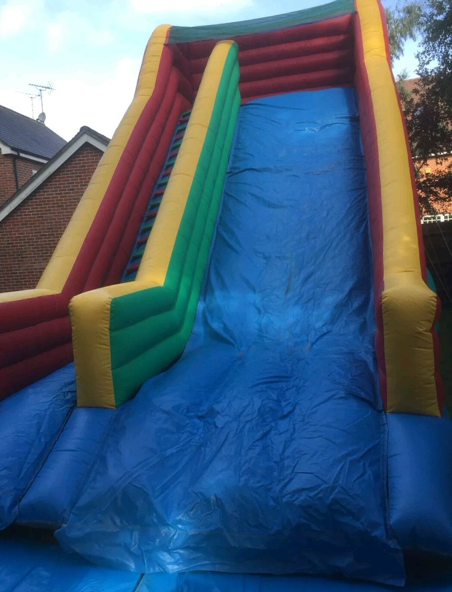 CDAEntertainmen's tweet photo. New slide 15'platform #boucycastle  #ellesmereport https://t.co/St2KjaUjAe
