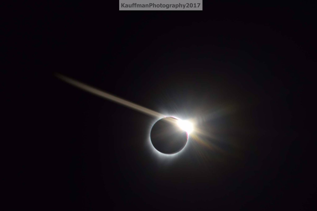 maksbestfriend's tweet photo. Our image from outside of Madras, Oregon this morning! #totalityawesome https://t.co/RJZMiGmy6b