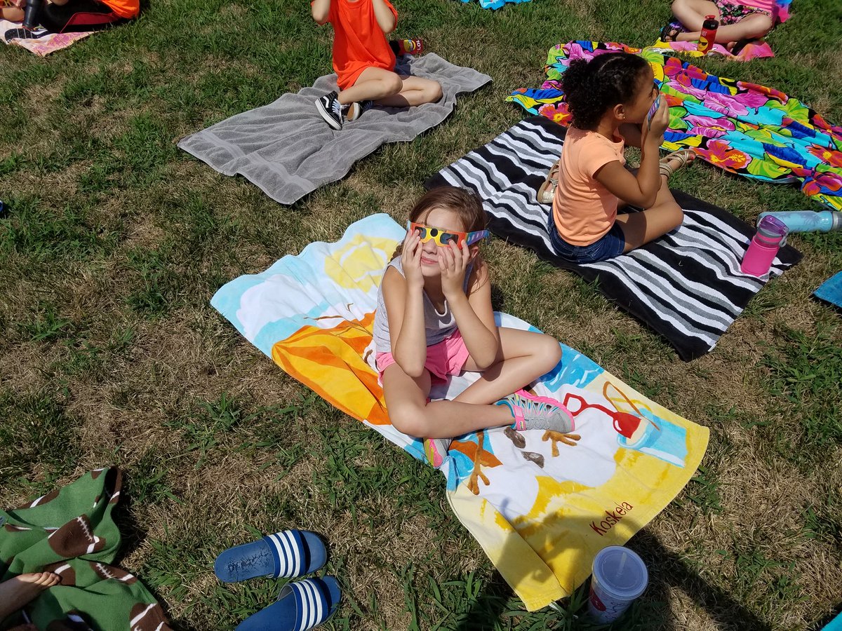dreclanton's tweet photo. More solar eclipse fun! https://t.co/8ba0JSCm6B