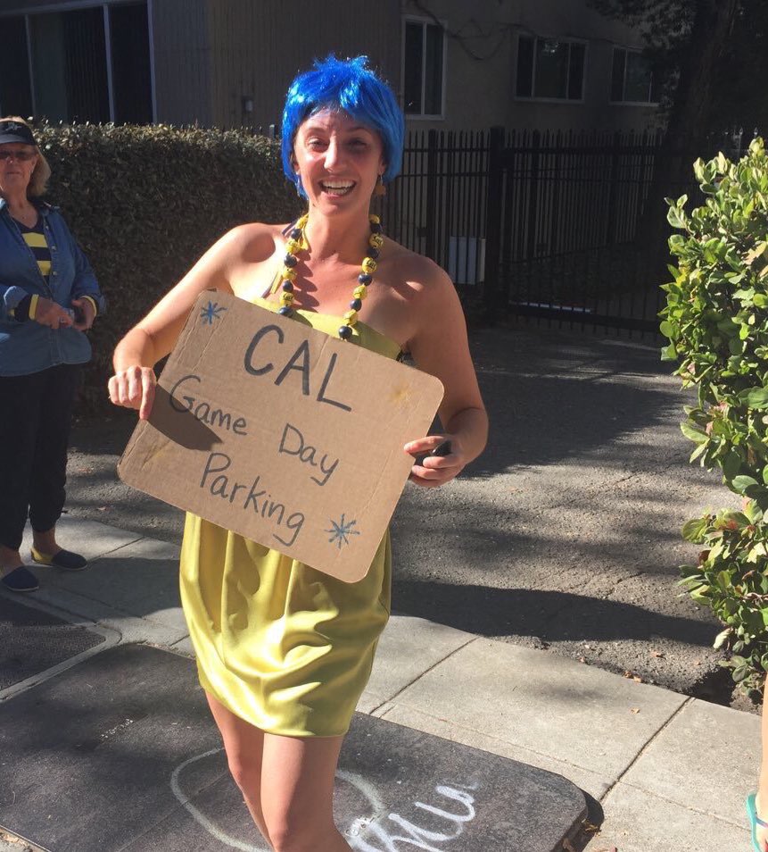 LarryChiang's tweet photo. @joshephraim "entrepreneur" - Julianna. We hid the pricing (because like vc's, we give bad news to your face Re It's $70 to park #CalEweek) https://t.co/Va8Q2bVWDE