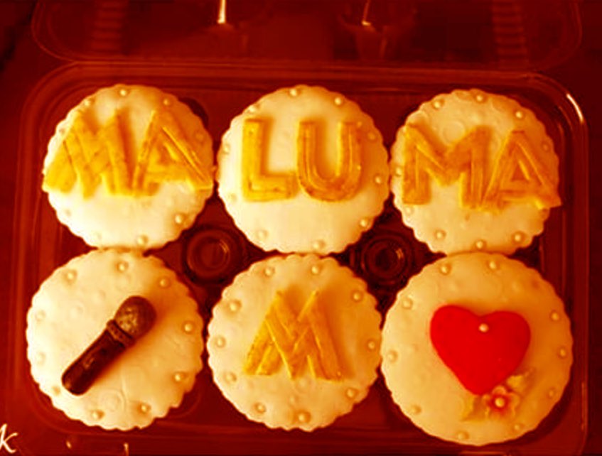invivomusic's tweet photo. Happy #CupcakeDay! We found this pic of one fan's @maluma cupcakes! We couldn't find a source but whoever made these is talented #InvivoLive https://t.co/ZdDgoYM4tD