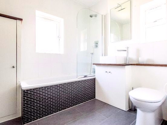 ButterflyCleans's tweet photo. Early morning #tenancyclean in #fulham #sw6 for #justmanagement. A beautiful two bedroom flat spread over 3 floors. A perfect finish. ☺ https://t.co/Nrgaral2VM