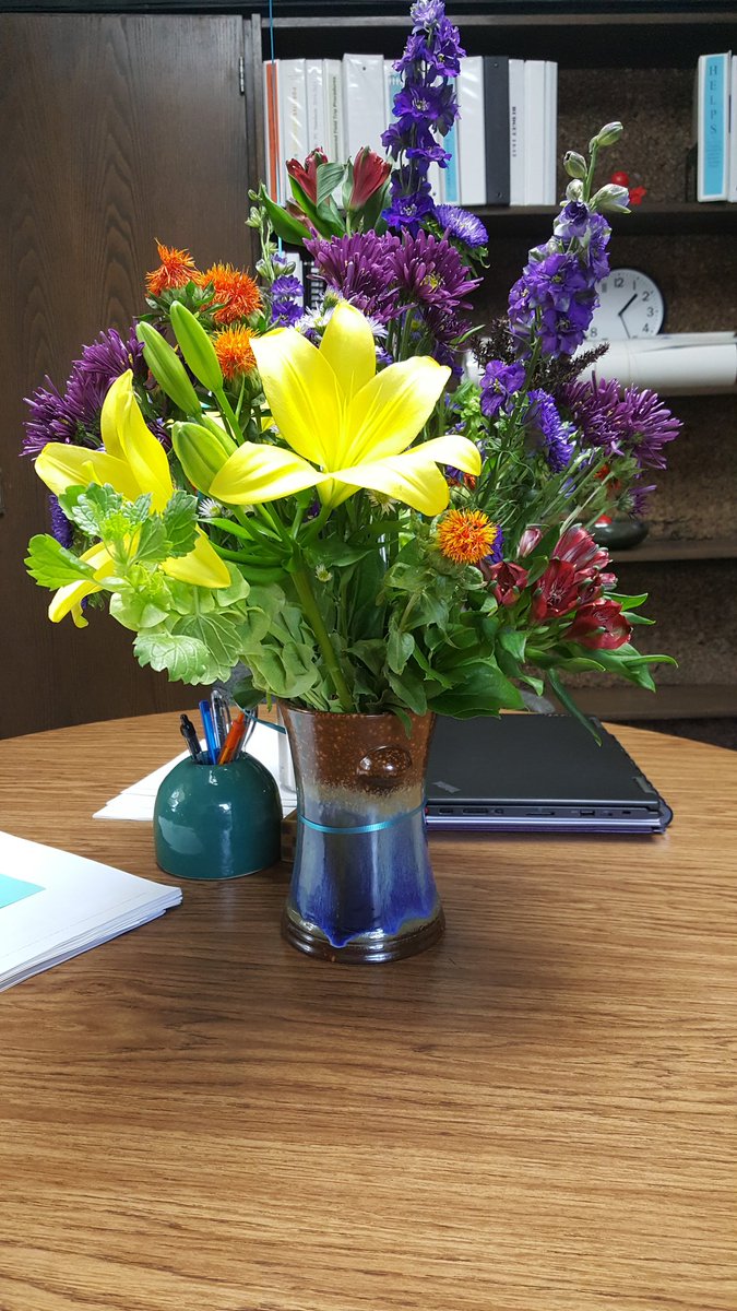 BrandyGrieves's tweet photo. Fantastic first day with all students and I was surprised by a special delivery from two dear friends. Speechless... https://t.co/3gW149Mr34