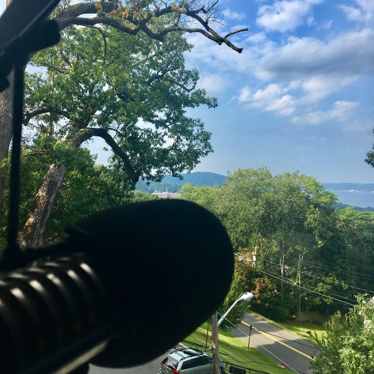 Warrior_Radio's tweet photo. Views from WNYK ๐ถ๐๐ถ- #hookmountain #hudsonriver #beautiful #gladtheeclipsedidntblindmesoicanseethis #wnyk #warriorradio #nyack #newyork https://t.co/FXpQLvP97F
